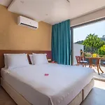 On Hotel 2*