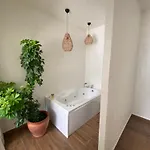 Hotel On 2*